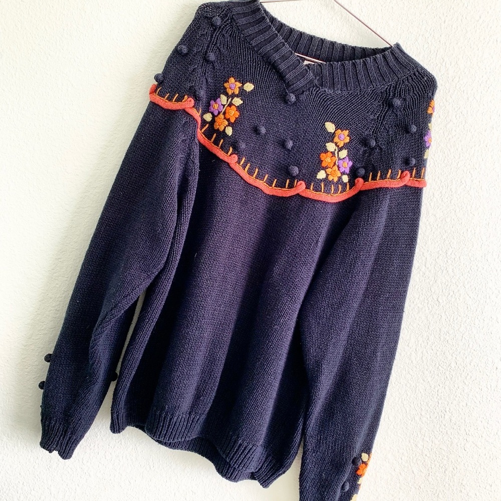 VINTAGE Naomi Bee floral embroidered tunic sweater pom poms cottage Large ramie